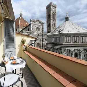 https://finestre-sul-duomo.it-tuscanyhotel.com